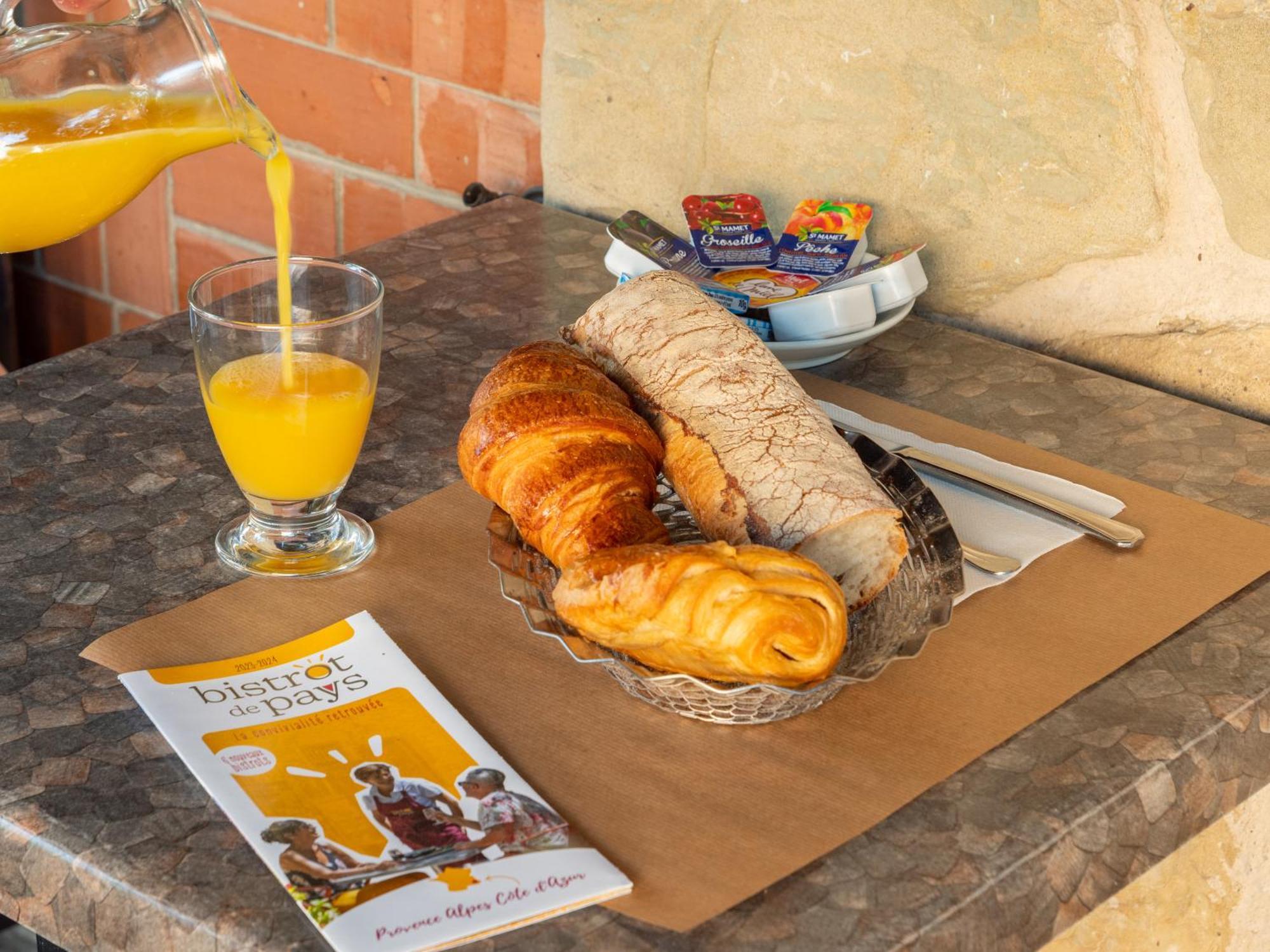 Logis Hotel Beausejour Berre-les-Alpes ภายนอก รูปภาพ